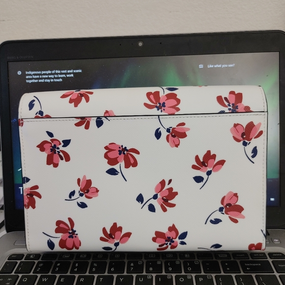 Kate Spade Carson Convertible Crossbody Te… - Picture 7 of 7